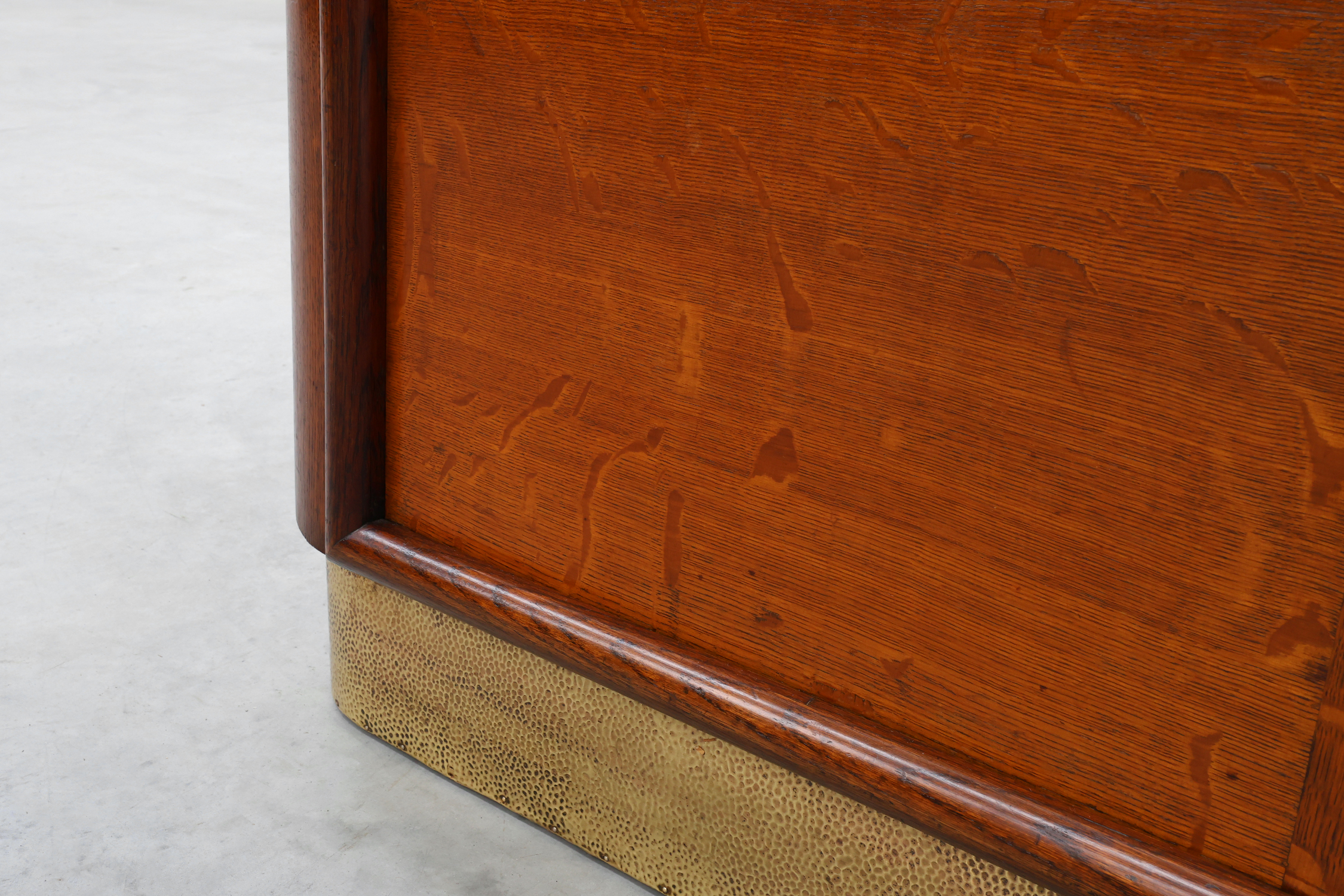 Ensemble of 2 Art Deco Counters and 1 cabinet attr. to De Coene, Belgium 1920sthumbnail